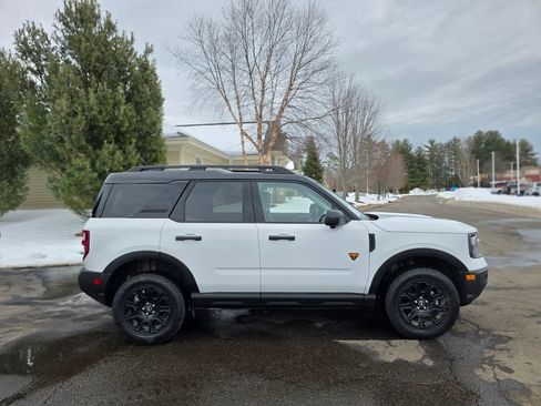 Used 2025 Ford Bronco Sport Badlands image 11