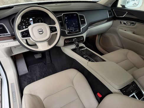 Used 2019 Volvo XC90 T6 Momentum w/ Advanced Package AWD/4WD image 2