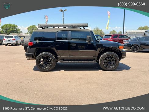 Used 2012 Toyota FJ Cruiser 4WD w/ Upgrade Pkg image 4