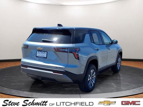 New 2026 Chevrolet Equinox LT w/ Convenience Package II FWD image 2