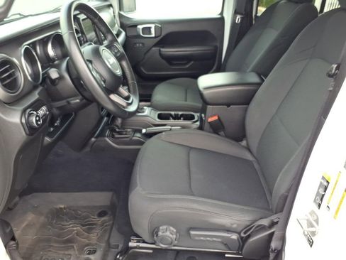 Used 2022 Jeep Gladiator Mojave AWD/4WD image 9