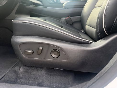 Used 2025 Buick Enclave Preferred image 10