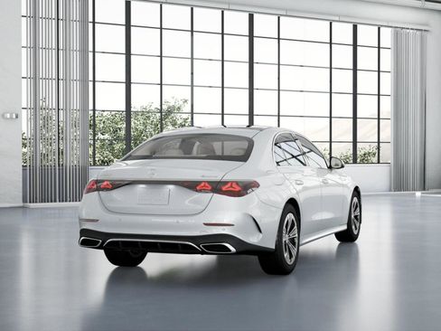 Used 2025 Mercedes-Benz E 350 4MATIC Sedan image 23