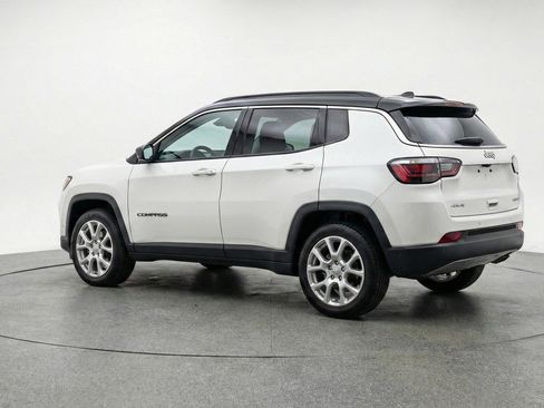 Used 2025 Jeep Compass Limited AWD/4WD image 6