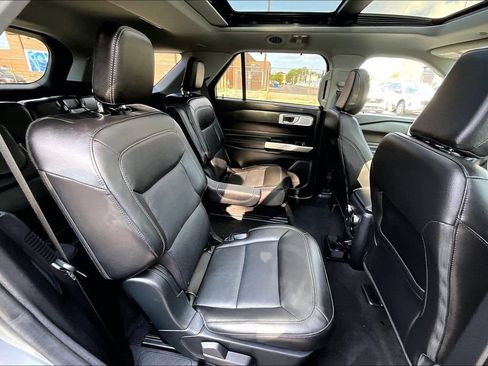 Certified 2023 Ford Explorer Limited w/ Limited Technology Package AWD/4WD image 26