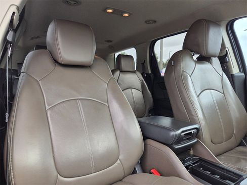 Used 2016 GMC Acadia SLT image 28