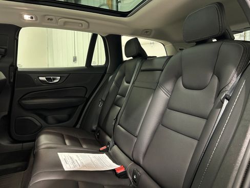 Used 2020 Volvo V60 T5 Cross Country w/ Protection Package Premier AWD/4WD image 29