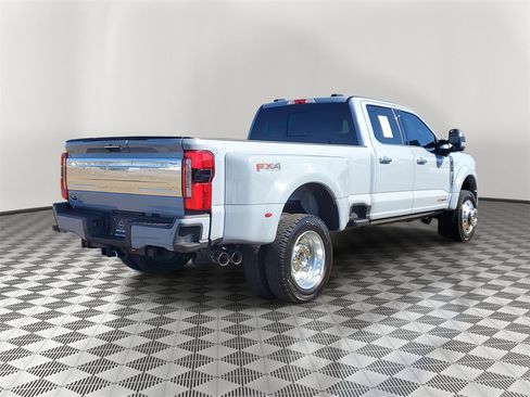 Used 2024 Ford F450 Platinum w/ FX4 Off-Road Package image 3