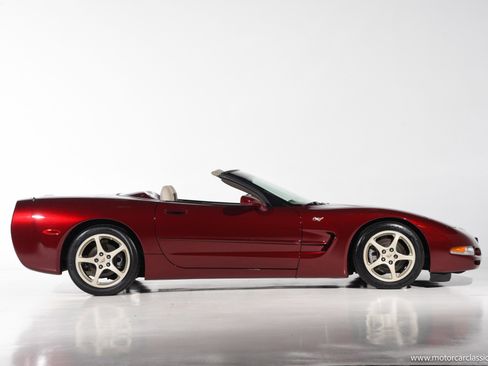 Used 2003 Chevrolet Corvette Convertible w/ Preferred Equipment Group1 RWD image 10