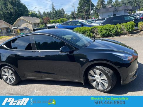Used 2020 Tesla Model Y Long Range AWD/4WD image 16