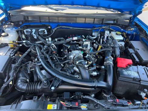 Used 2023 Ford Bronco Black Diamond AWD/4WD image 21