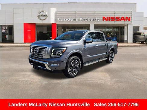 Used 2023 Nissan Titan Platinum Reserve w/ Moonroof Package AWD/4WD image 9