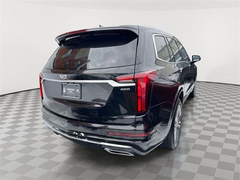 Used 2024 Cadillac XT6 Premium Luxury image 5