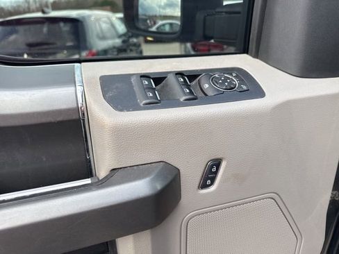 Used 2016 Ford F150 XLT w/ Equipment Group 302A Luxury image 7