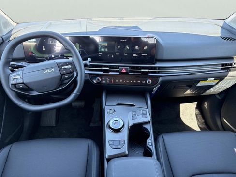 New 2026 Kia Sportage EX image 16