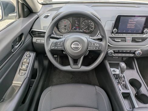 Certified 2025 Nissan Altima 2.5 S FWD image 16