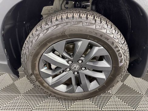 Used 2025 Honda Ridgeline Sport image 10