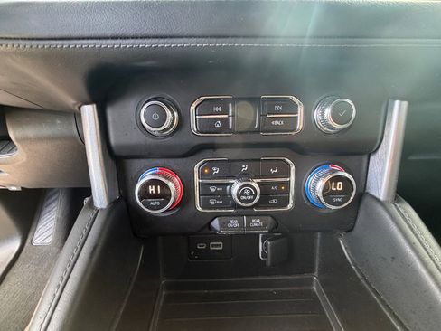 Used 2022 GMC Yukon XL SLE w/ Max Trailering Package image 4