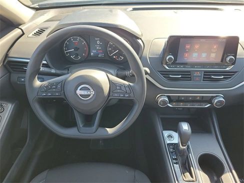 Used 2024 Nissan Altima 2.5 S image 15
