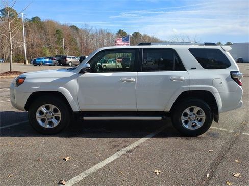 Used 2022 Toyota 4Runner SR5 Premium image 7