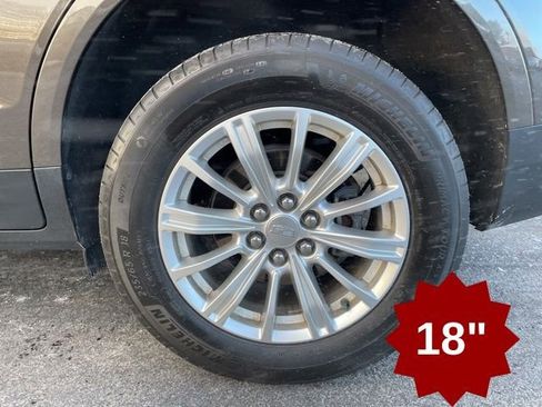 Used 2019 Cadillac XT5 AWD image 6