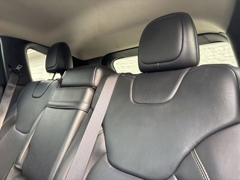 Used 2015 Jeep Cherokee Limited image 8