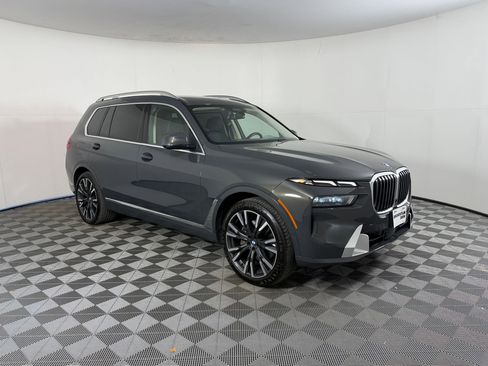 Used 2026 BMW X7 xDrive40i AWD/4WD image 6