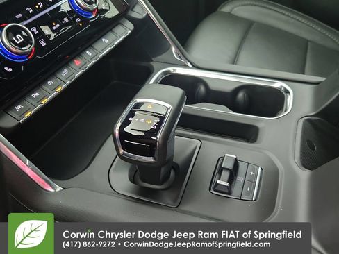 Used 2025 GMC Sierra 1500 Denali w/ Denali Reserve Package AWD/4WD image 27