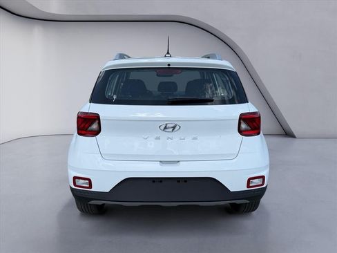 New 2026 Hyundai Venue SEL FWD image 4