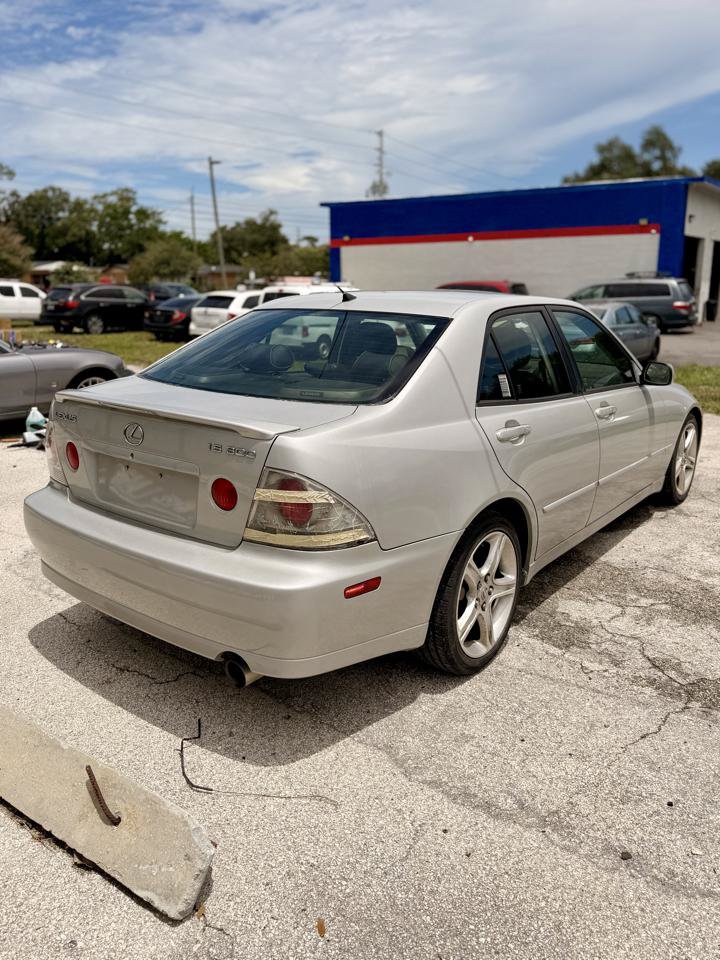 Used 2003 Lexus IS 300 w/ Power & Leather Pkg RWD image 4