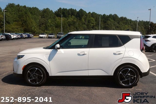Certified 2025 Kia Soul EX FWD image 4
