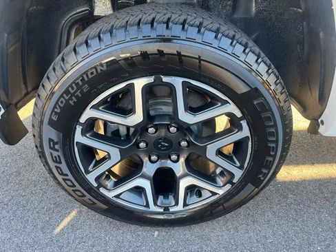 Used 2025 RAM 1500 Laramie image 32