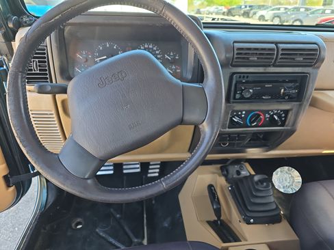 Used 2000 Jeep Wrangler SE image 18