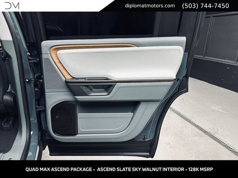 Used 2026 Rivian R1S Premium AWD/4WD image 32