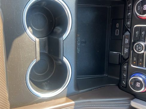 Used 2021 GMC Yukon SLT image 31