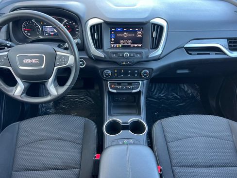 Used 2024 GMC Terrain SLE AWD/4WD image 10