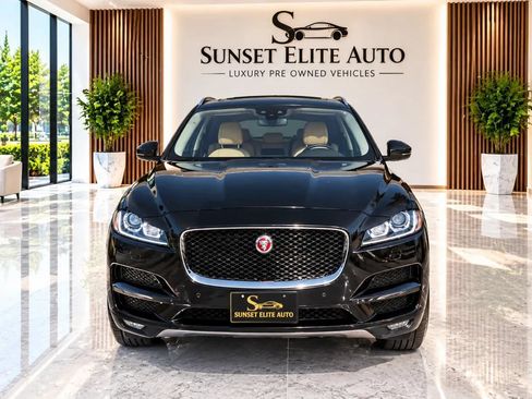 Used 2020 Jaguar F-PACE Prestige AWD/4WD image 2