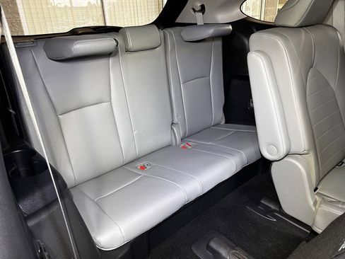 Certified 2021 Toyota Highlander XLE image 60