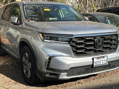 Used 2023 Honda Pilot EX-L image 2
