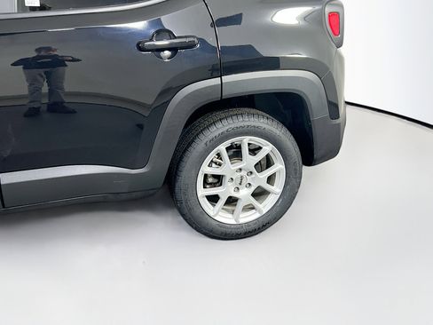 Used 2022 Jeep Renegade Latitude w/ Convenience Group image 30