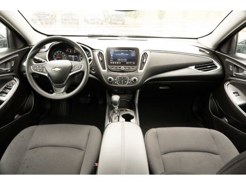 Used 2024 Chevrolet Malibu LT image 19