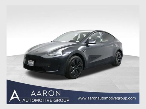 Used 2025 Tesla Model Y Long Range image 1