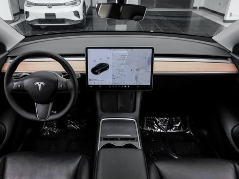 Used 2021 Tesla Model Y AWD image 14