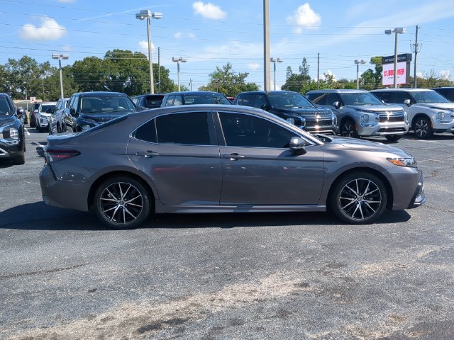 Used 2024 Toyota Camry SE FWD image 5