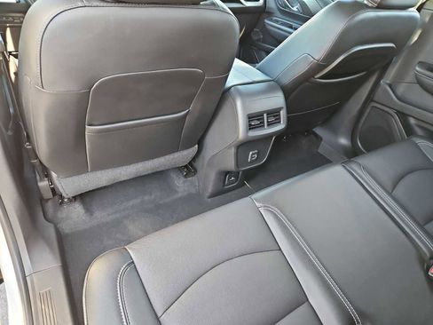 Used 2022 GMC Terrain SLT w/ Tech Package image 19