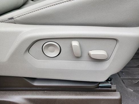 New 2026 GMC Sierra 1500 SLT w/ SLT Premium Package image 39