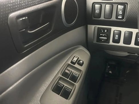 Used 2009 Toyota Tacoma PreRunner RWD image 16
