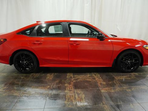 Used 2025 Honda Civic Sport image 4