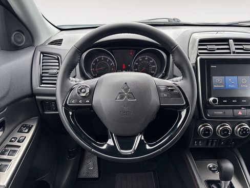 Used 2025 Mitsubishi Outlander Sport SE AWD/4WD image 13