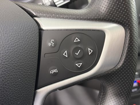 Used 2023 GMC Terrain SLE w/ Driver Convenience Package image 30